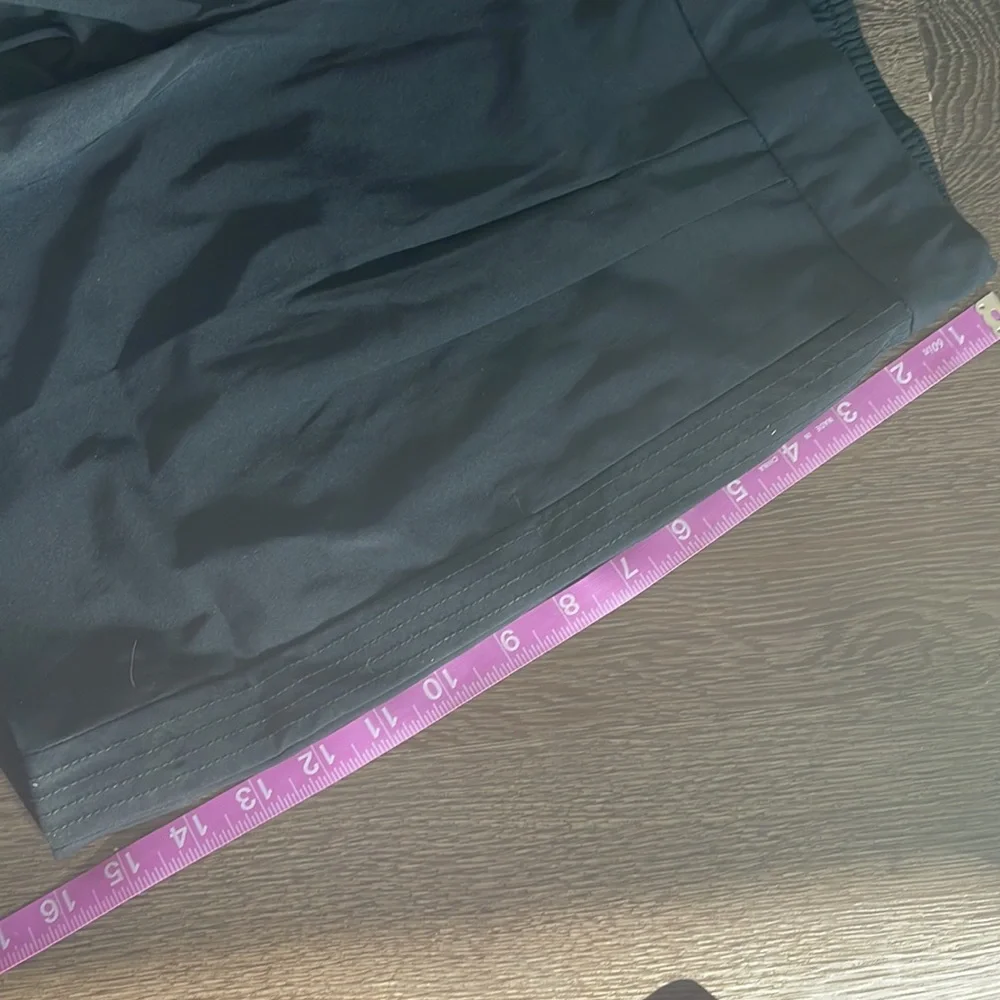 ⚫️NWT Nike dri fit golf pull on women’s shorts black size small - Picture 4 of 8